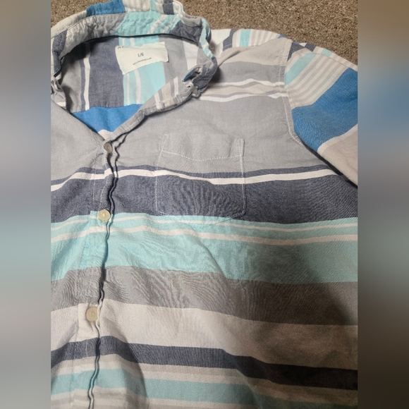 Aeropostale short sleeve shirt- size large - Picture 5 of 6